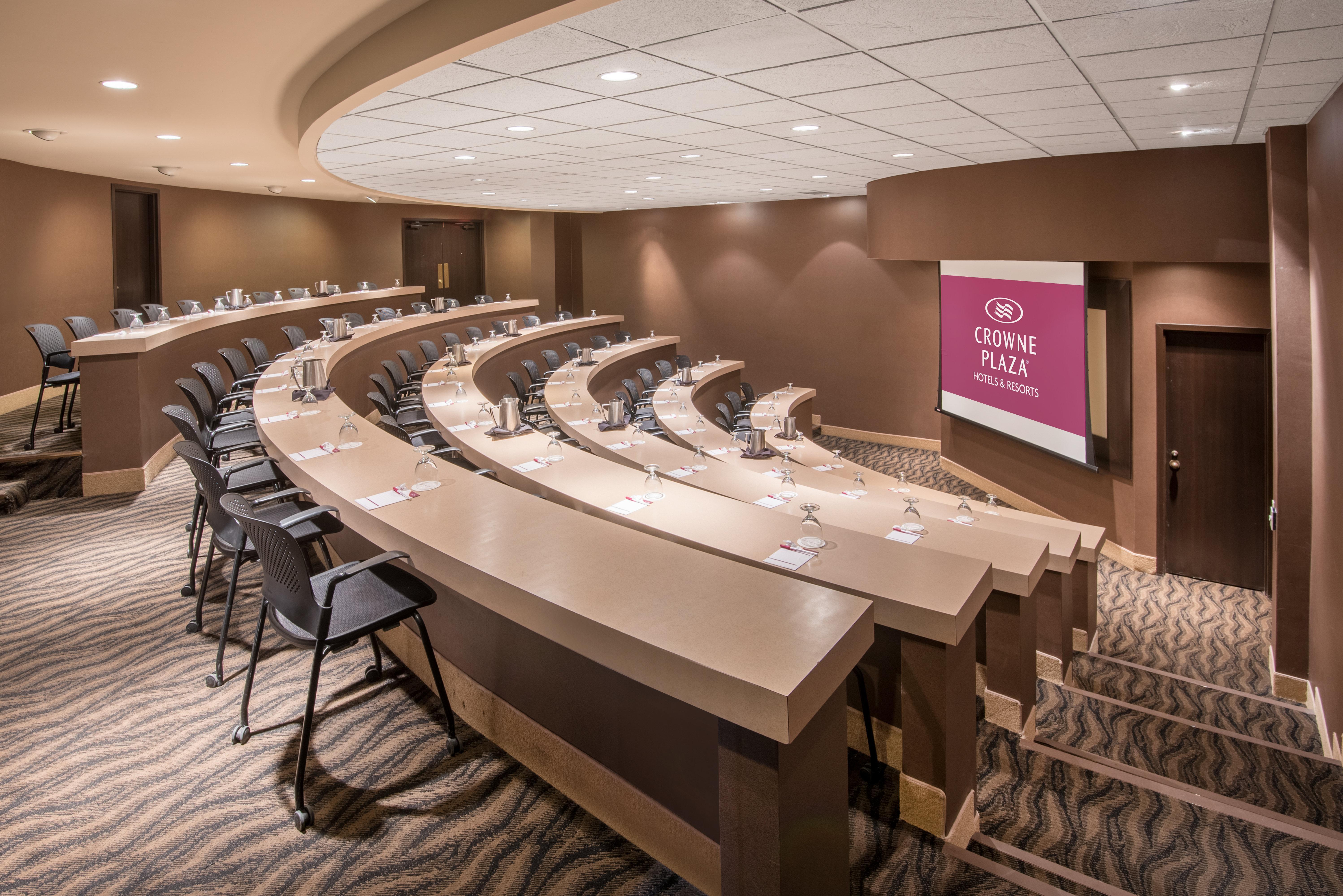 Crowne Plaza Indianapolis-Airport By Ihg Ξενοδοχείο Εξωτερικό φωτογραφία