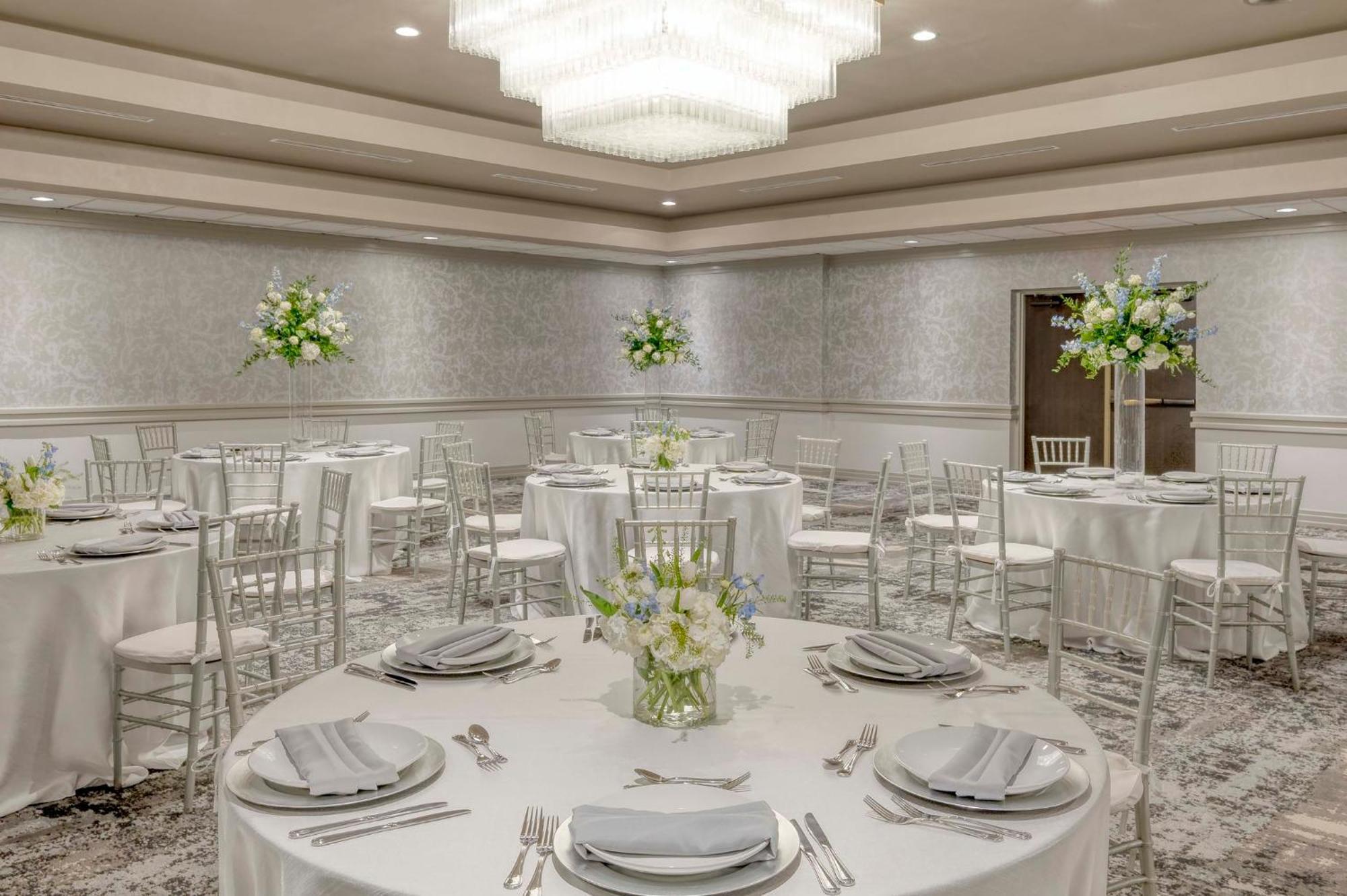 Crowne Plaza Indianapolis-Airport By Ihg Ξενοδοχείο Εξωτερικό φωτογραφία