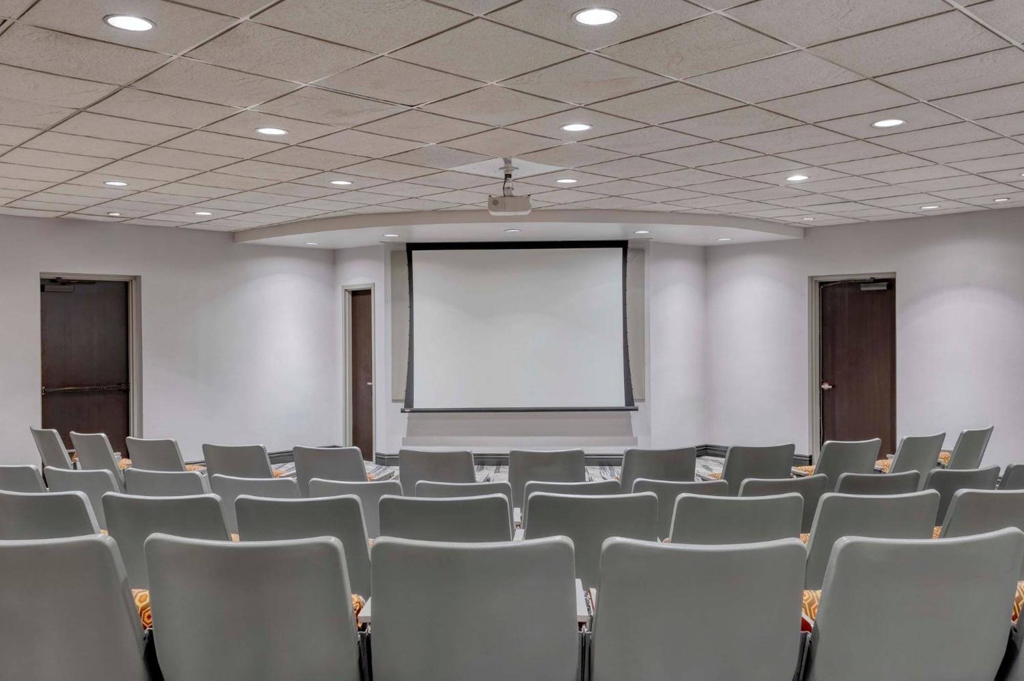 Crowne Plaza Indianapolis-Airport By Ihg Ξενοδοχείο Εξωτερικό φωτογραφία
