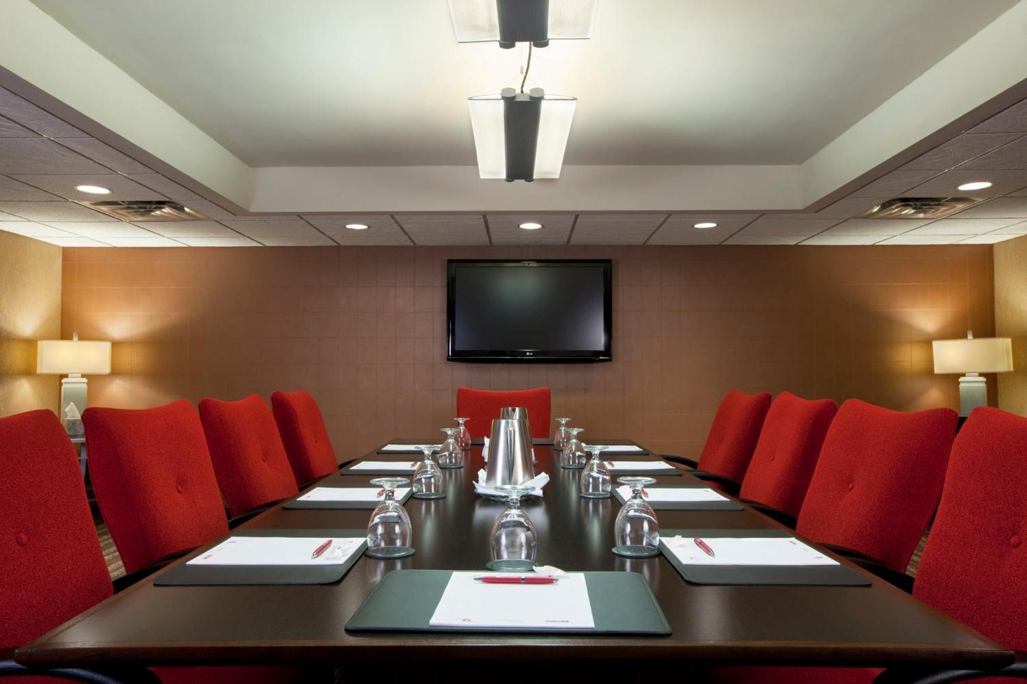 Crowne Plaza Indianapolis-Airport By Ihg Ξενοδοχείο Εξωτερικό φωτογραφία